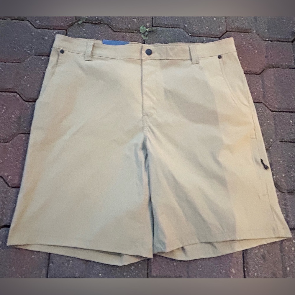 MERRELL mens size 40 khaki trail shorts